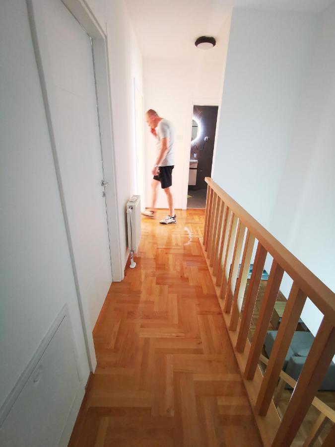 Riviera Apartments Ni Esterno foto