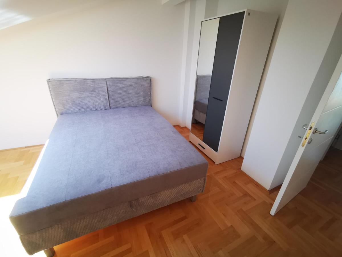 Riviera Apartments Ni Esterno foto
